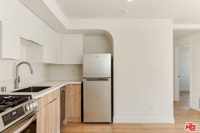 Foto del edificio - 2845 1/2 Marsh St