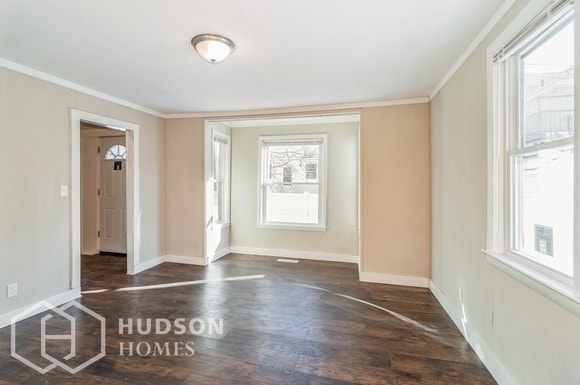 Building Photo - NOW AVAILABLE!  - 30 RUTLAND SQ, BROCKTON,...