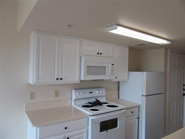 Building Photo - 7522 Holly Hill Dr