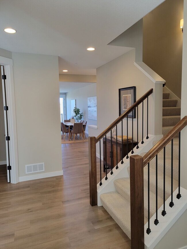 Building Photo - Executive Luxury Rentals