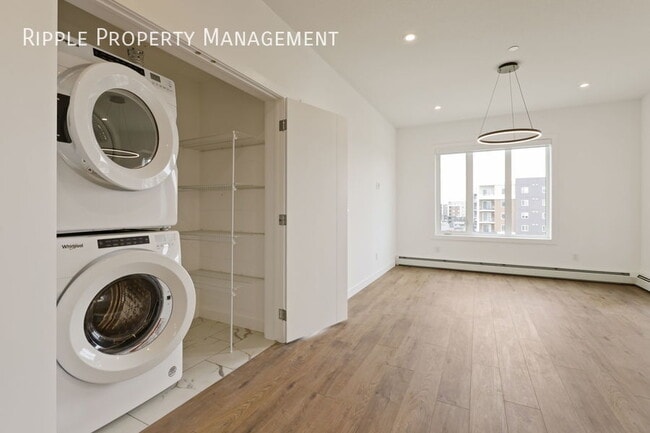 Photo du bâtiment - Modern 2 Beds, 1 Baths Apartment/Condo | 2...
