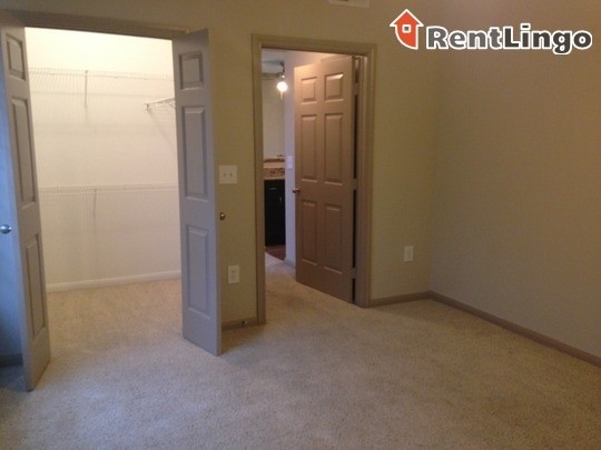 Building Photo - 9600 Glenfield Ct
