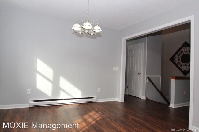 Building Photo - 4 br, 2.5 bath House - 19 Dogwood Dr