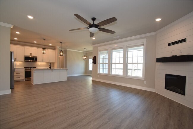 Building Photo - 42 Tummell Dr