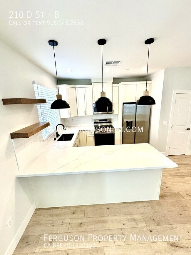 Building Photo - 210 D St