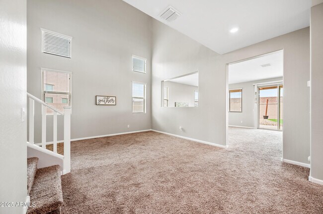 Foto del edificio - 295 N 199th Dr