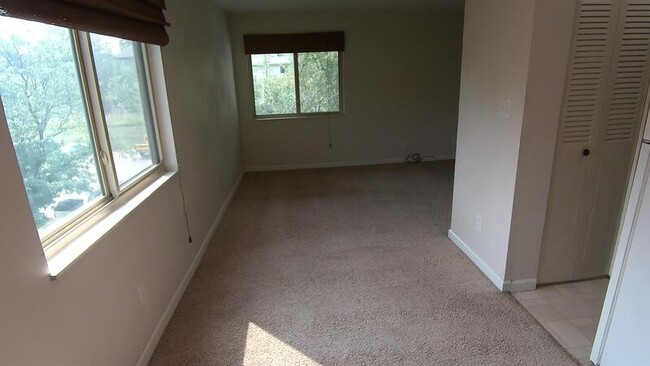 Building Photo - 1705 Heatheridge Rd