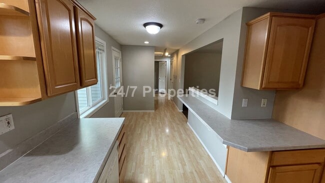 Building Photo - 3 BD | 2 BA Single-Level Home on Sprawling...