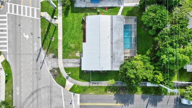 Foto del edificio - 8942 SW 16th St