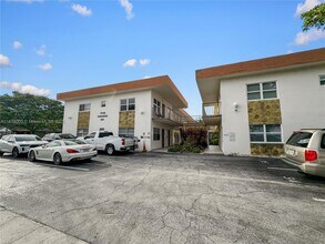 Building Photo - 415 NE 2nd St