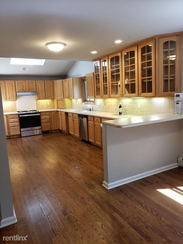 Foto del edificio - 4 br, 2 bath House - 115 River Rd