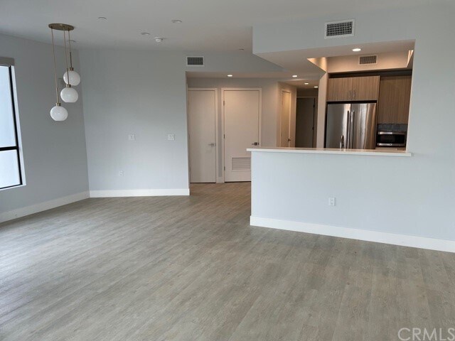 Building Photo - 5955 Saturn St
