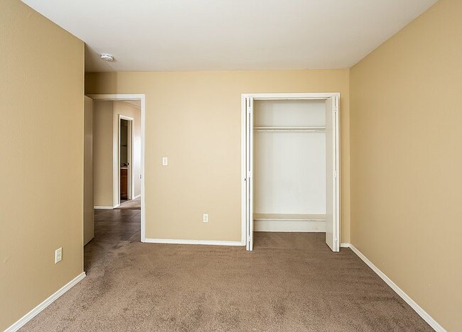 Inside - 1933 Creekridge Dr