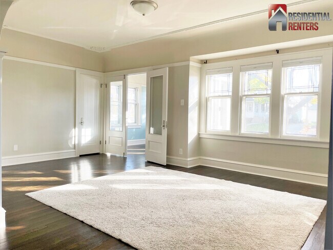 Foto del edificio - 2369 N 61st St