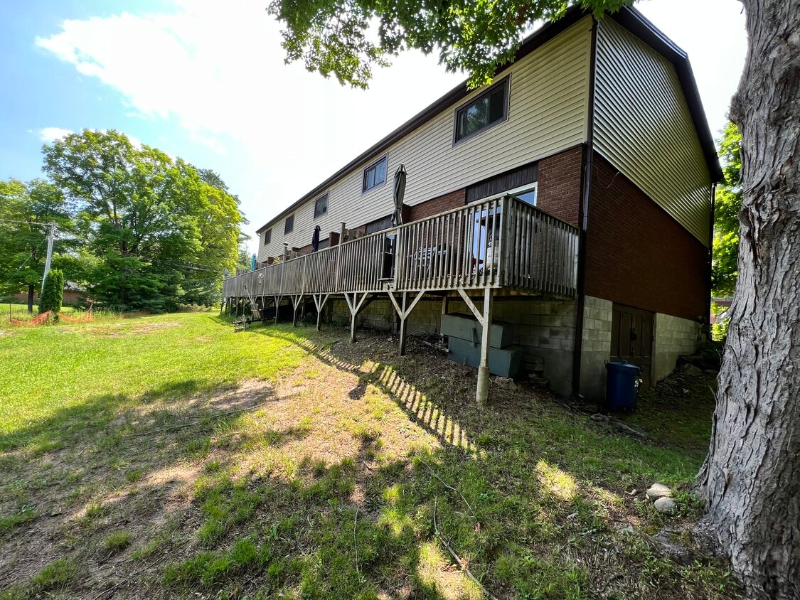 Building Photo - 156 Pinedale Ln