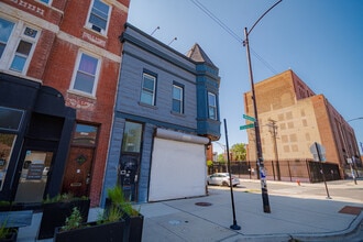 Building Photo - 1024 N Western Ave