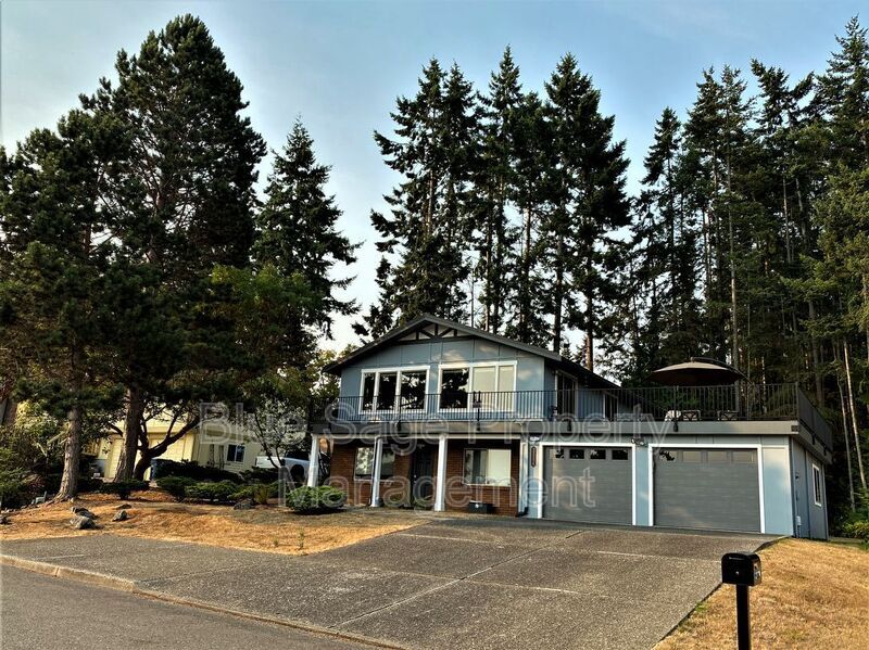 2114 W 6th St, Port Angeles, WA 98363 House Rental in Port Angeles