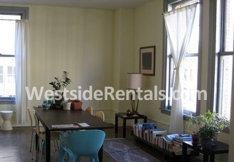 Foto principal - 215 W 7th St
