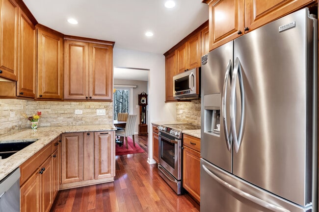 Building Photo - 66 Hunt Trail