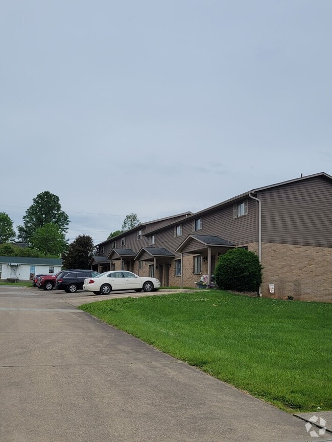 Building Photo - Knotts / Camelot Apartments