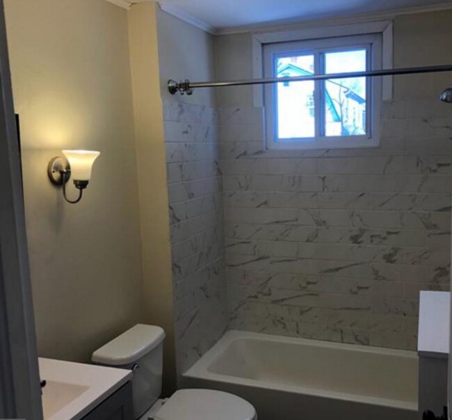 Foto del edificio - 1085 Highland Ave