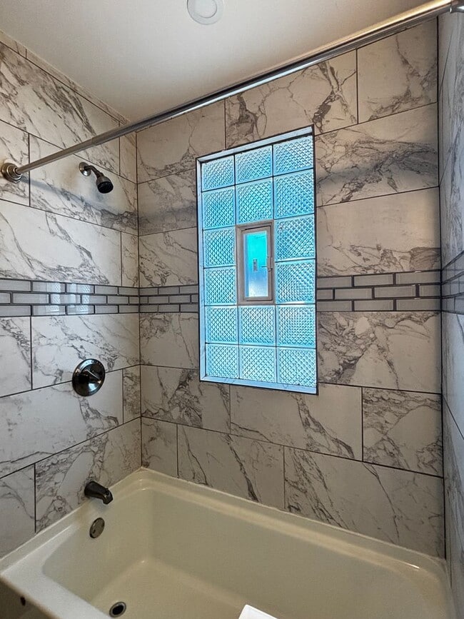 Foto del edificio - 4 Bedroom Beauty