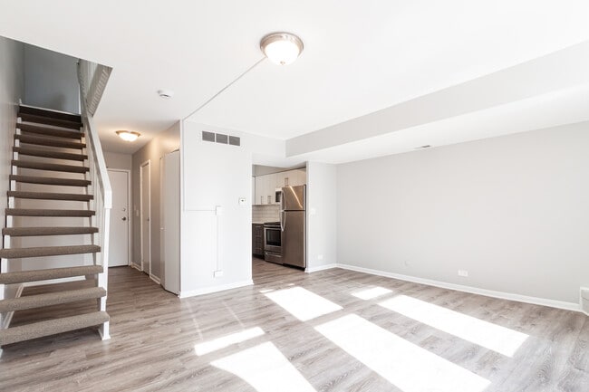 Building Photo - 745 W Gordon Ter