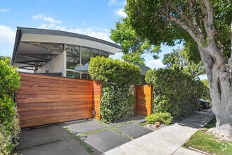 Building Photo - 8735 Dorrington Ave