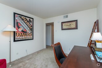 2BR, 1BA - 779 SF Model - Pavilion