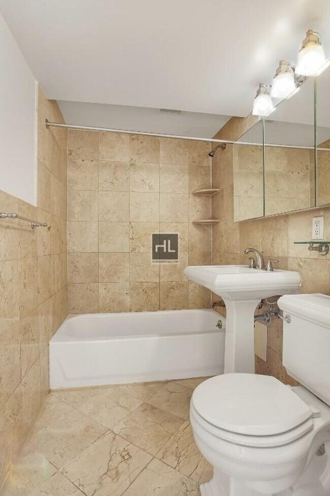 Foto del edificio - East 100th Street