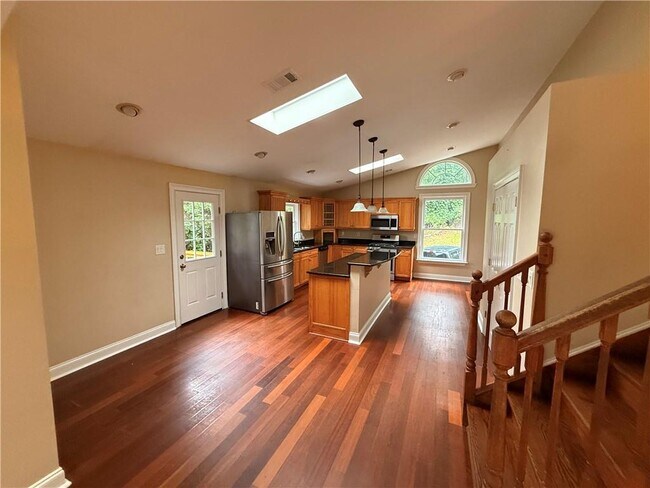 Foto del edificio - 1505 Hillcrest Dr