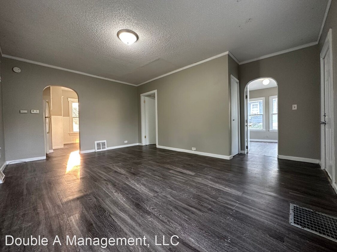 Primary Photo - 2 br, 1 bath House - 113 Maplewood St.