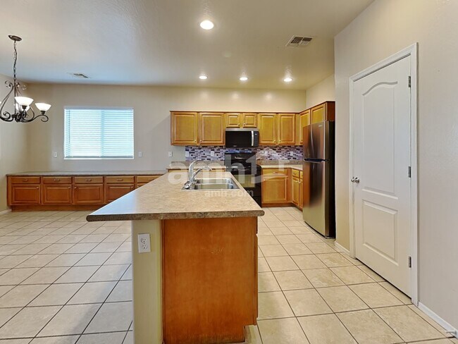 Building Photo - 15065 N 176th Ln