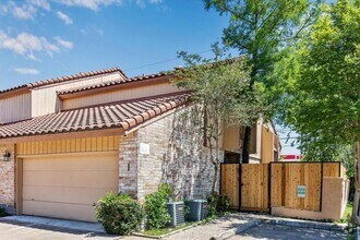 Building Photo - 5918 San Felipe St