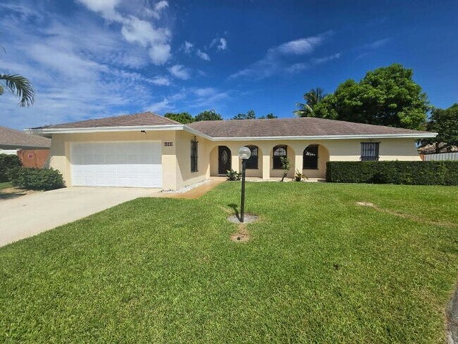 Foto del edificio - 6504 Heather Way