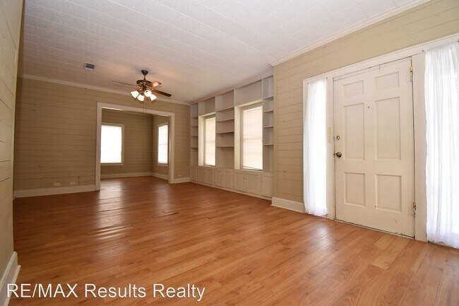 Foto del edificio - 4 br, 2 bath House - 705 W Georgia Ave