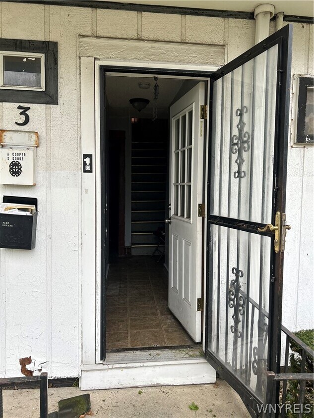 Foto del edificio - 3 Hurlock Ave