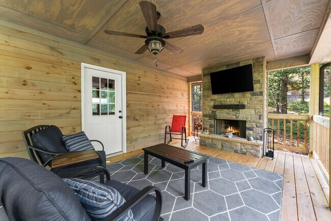 Foto del edificio - 309 Fowler Creek Dr