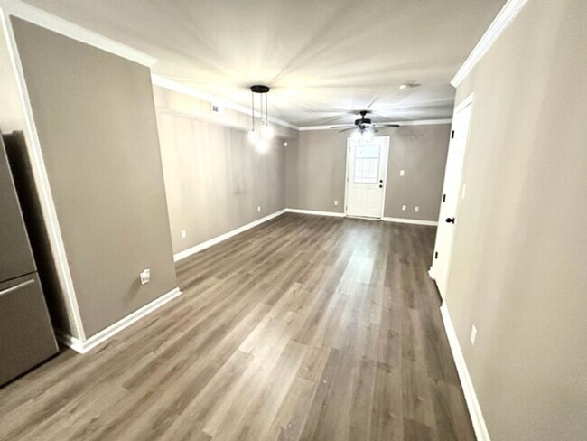 Foto del edificio - Newly Remodeled Condo/Townhouse!