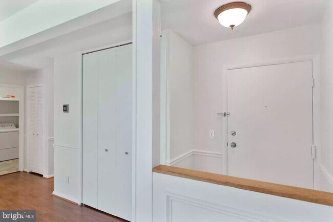 Photo - 221 Crocker Dr Apartment