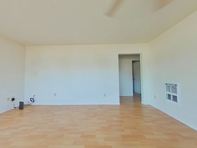 Foto del edificio - 3 Bedroom House ~ Close to Campus