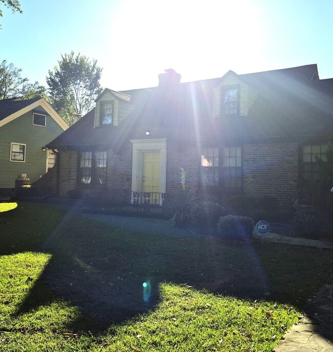 MOVE-IN SPECIAL 1/2 OFF 1ST MONTH'S RENT!! - MOVE-IN SPECIAL 1/2 OFF 1ST MONTH'S RENT!! House