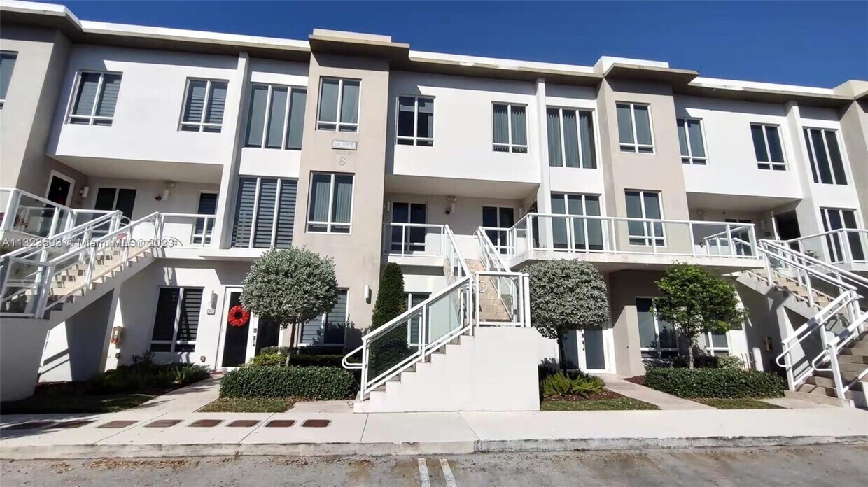 10245 NW 63rd Terrace, Doral, FL 33178 Townhouse for Rent in Doral