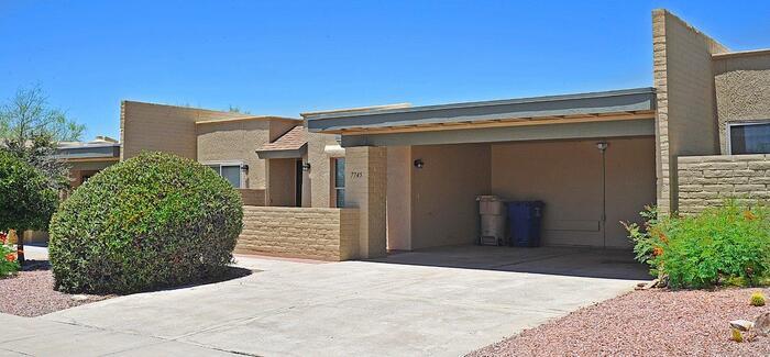 Primary Photo - Beautifully Updated 3 Bedroom Townhome nea...