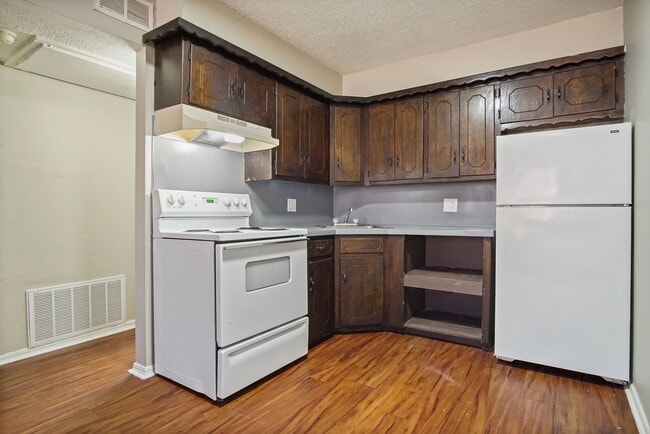 Building Photo - Mission Place Apartments