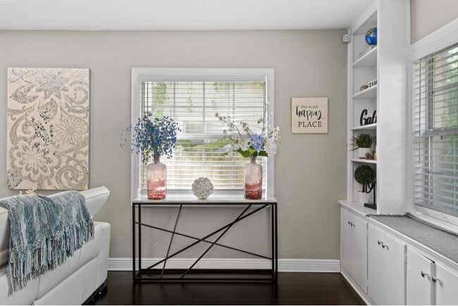 Photo - 350 N Phelps Ave House