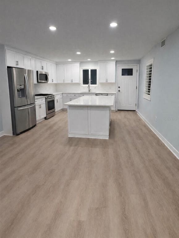 Foto del edificio - 676 El Centro