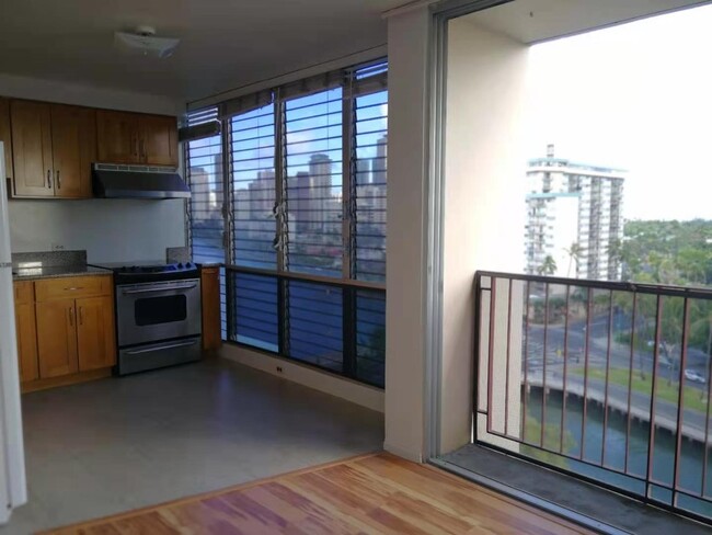 Foto del edificio - 620 McCully St