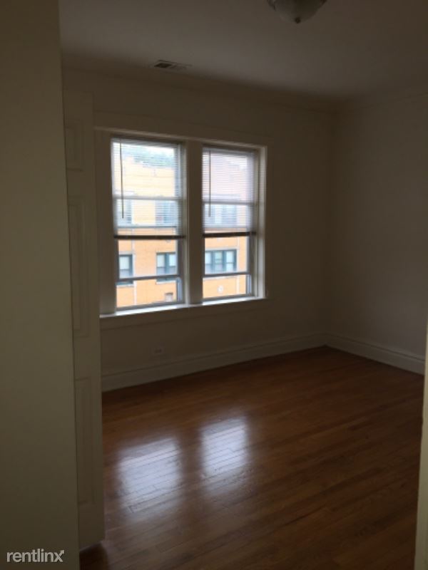Building Photo - 3547 W Dickens Ave