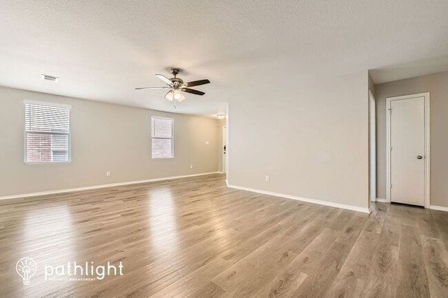 Building Photo - 728 Riverflat Dr